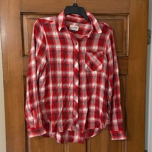 Universal Thread button down